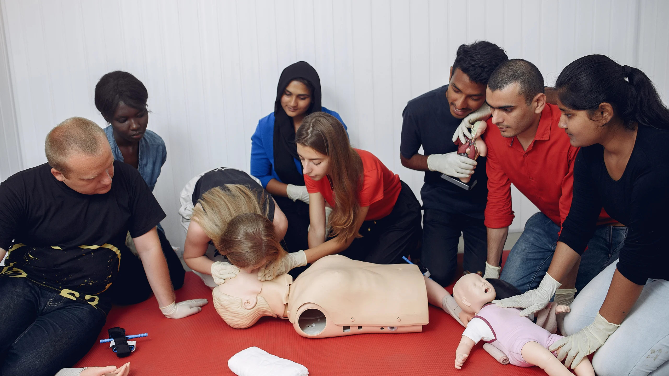 team learning CPR in a one day course in Adelaide