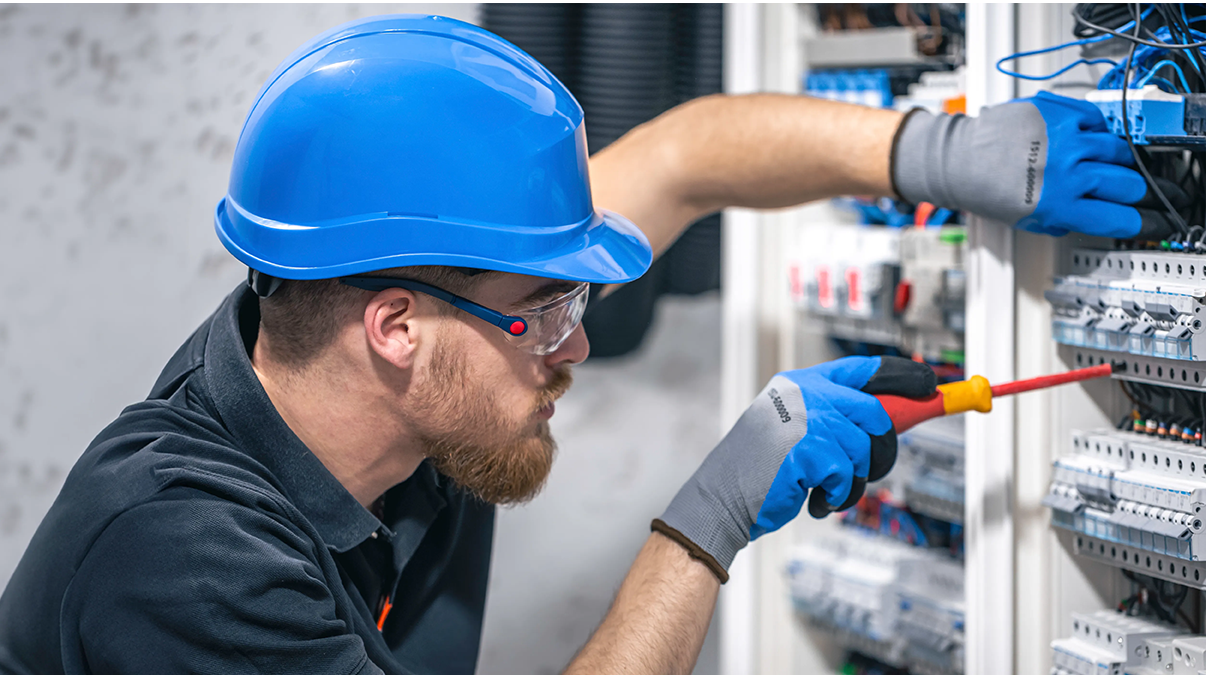 Electrician working needs mandatory LVR & CPR training